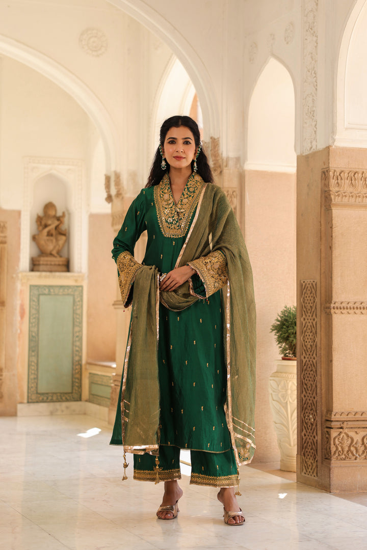 riwayat stand collar kurta set