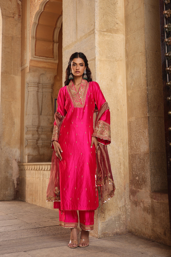 riwayat stand collar kurta set