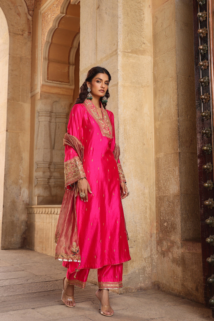 riwayat stand collar kurta set