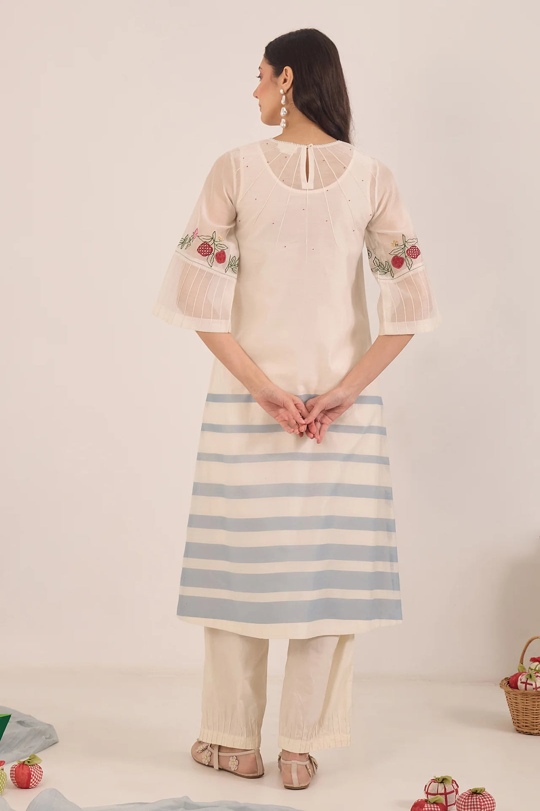 Chinar: Chanderi Floral Embroidered Stripe Kurta Set - Ivory