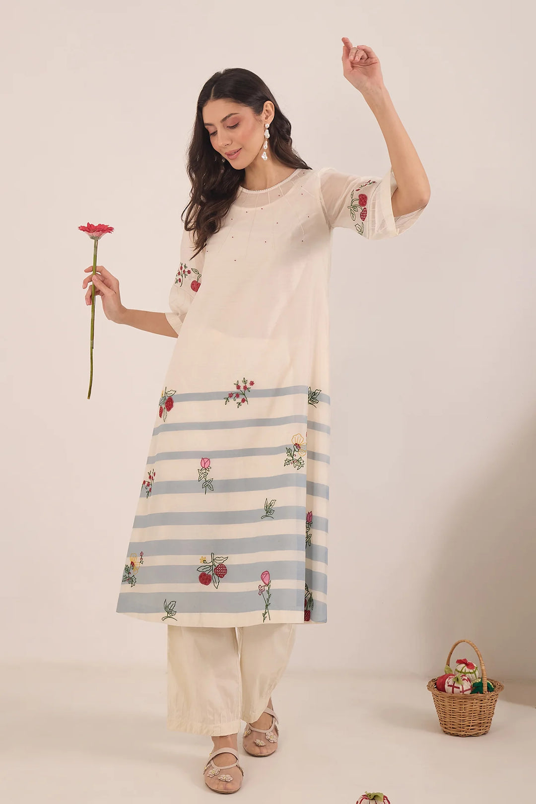 Chinar: Chanderi Floral Embroidered Stripe Kurta Set - Ivory