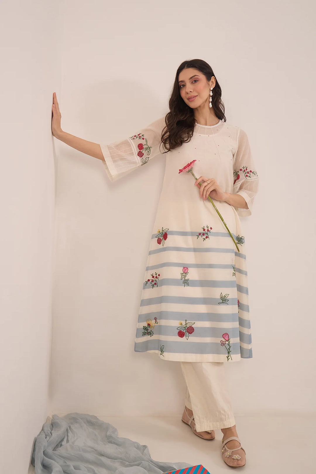 Chinar: Chanderi Floral Embroidered Stripe Kurta Set - Ivory