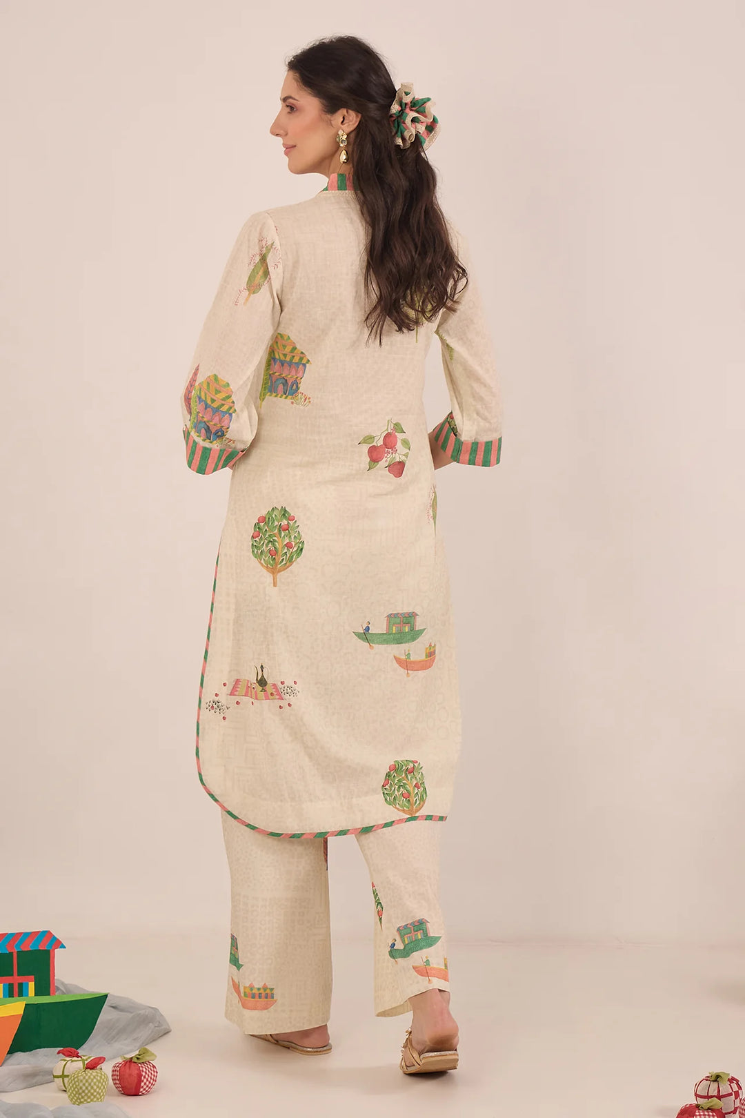 Gulposh: Cotton V-neck Co-ord Set