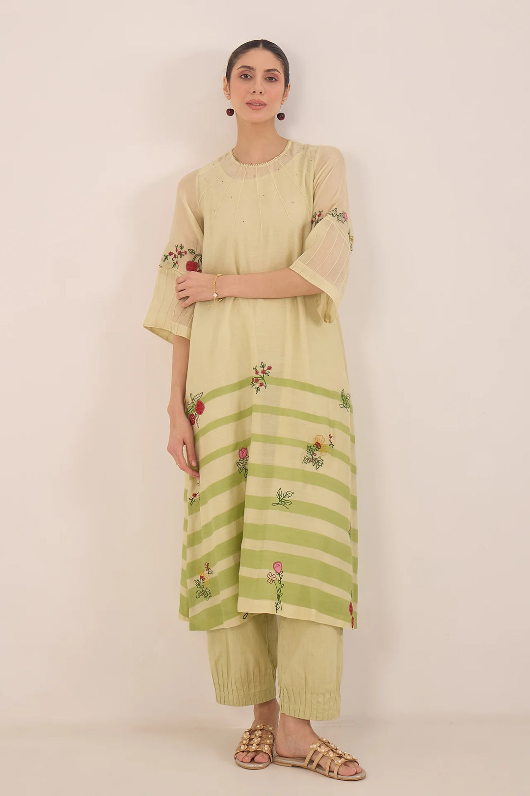Chinar: Chanderi Floral Embroidery With Stripes Kurta Set - Green