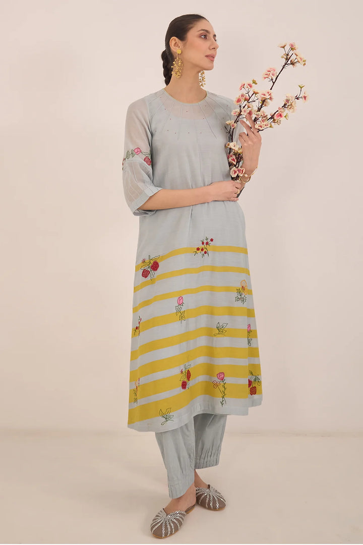 Chinar: Chanderi Floral Embroidery With Stripes Kurta Set - Powder Blue