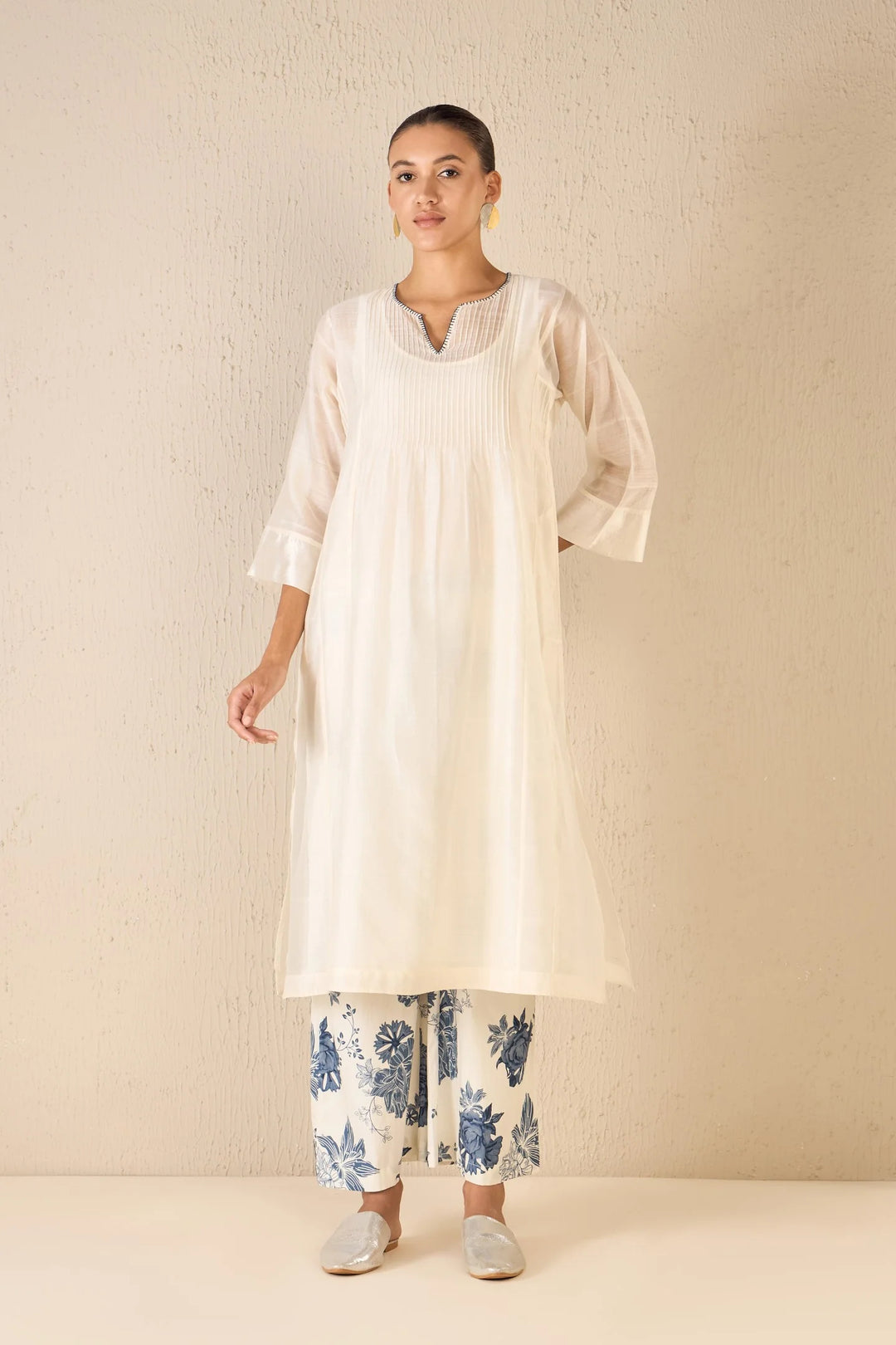 Floral Odyssey: Ivory Pintuck Chanderi Choga Set