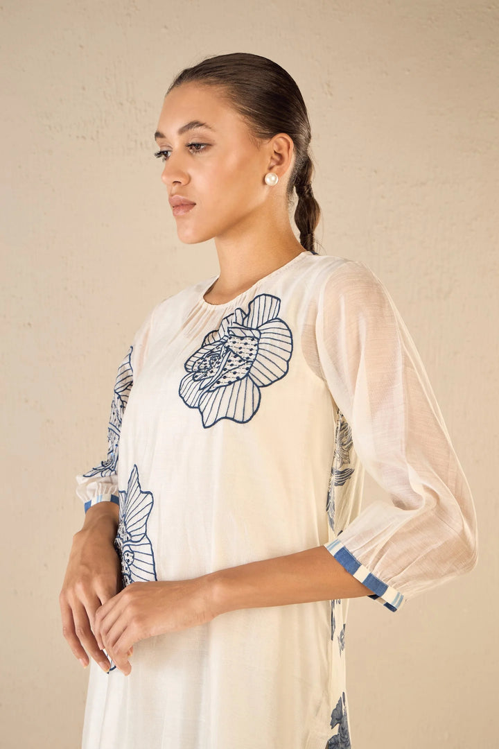 Rose Ballad: Blue Three Bold Rose Embroidered Kurta Set