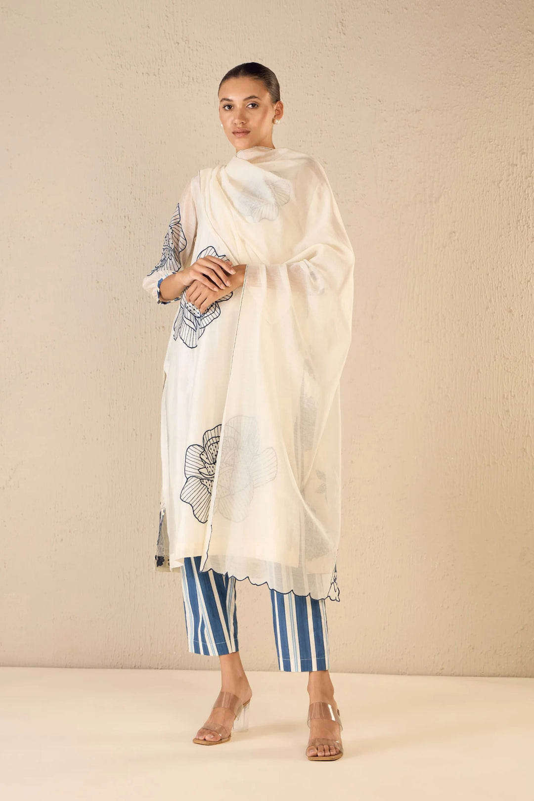 Rose Ballad: Blue Three Bold Rose Embroidered Kurta Set