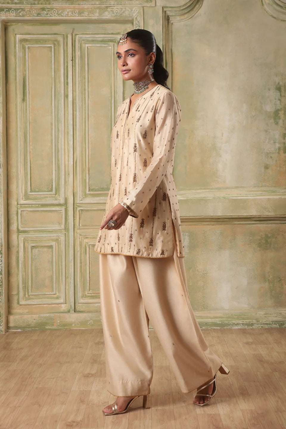Zar-Rang Ivory Buti Kurta Set