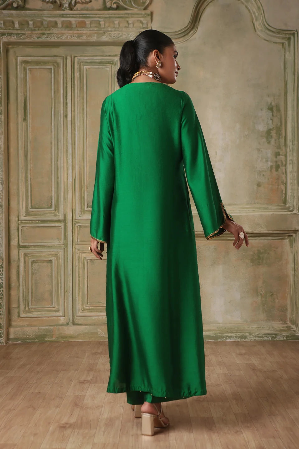 Zar-Rang Green Heavy Neck Kurta Set