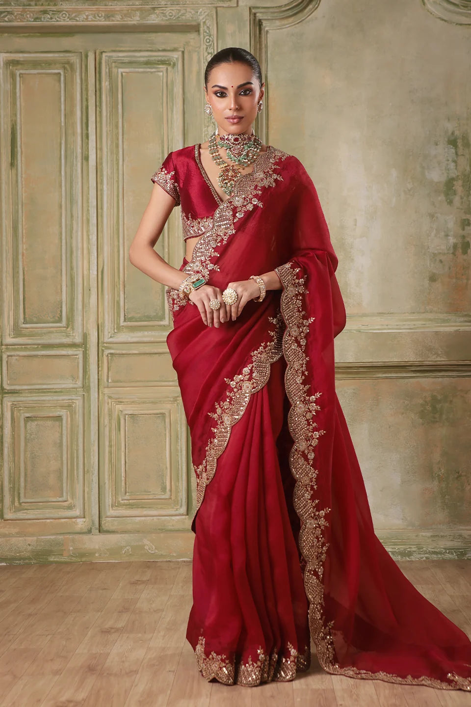 Zar-Rang Maroon Scallop Border Saree Set