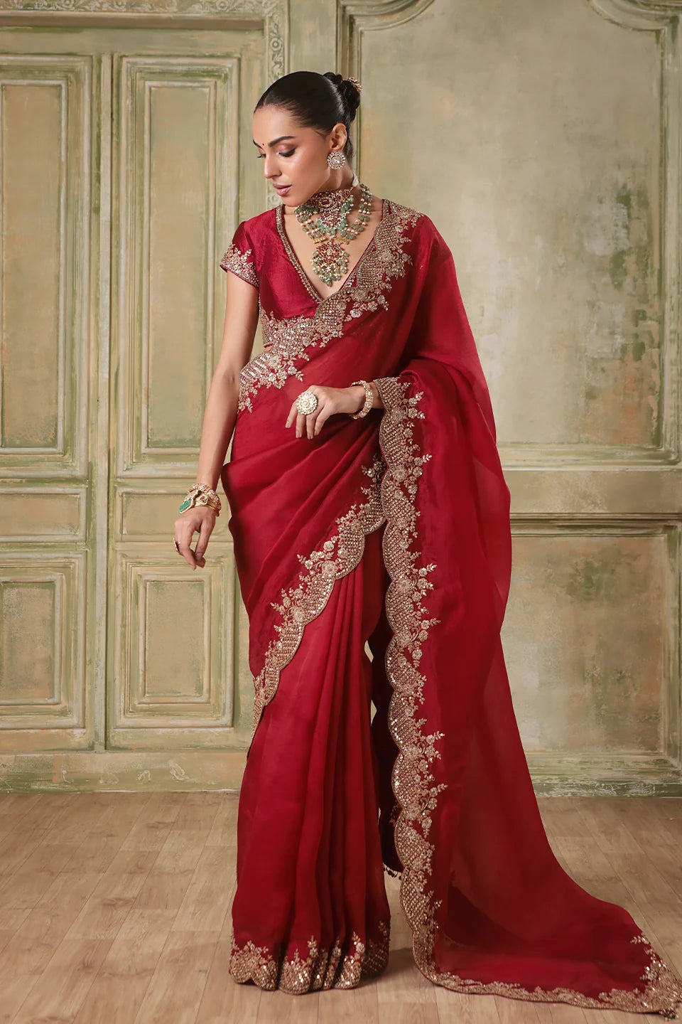 Zar-Rang Maroon Scallop Border Saree Set