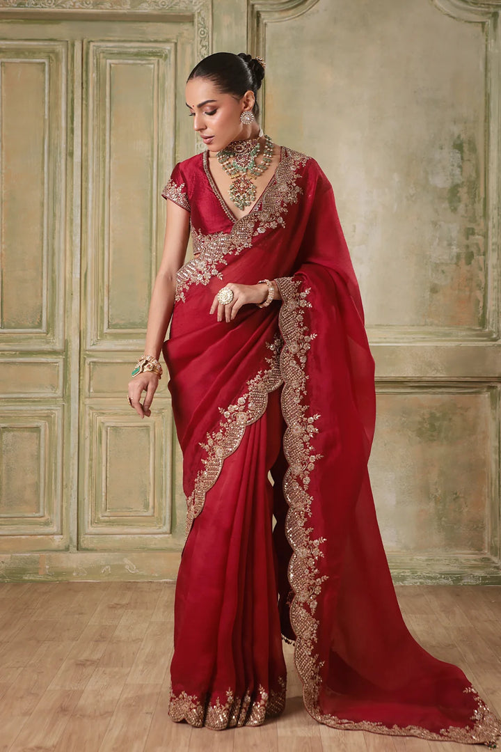 Zar-Rang Maroon Scallop Border Saree Set