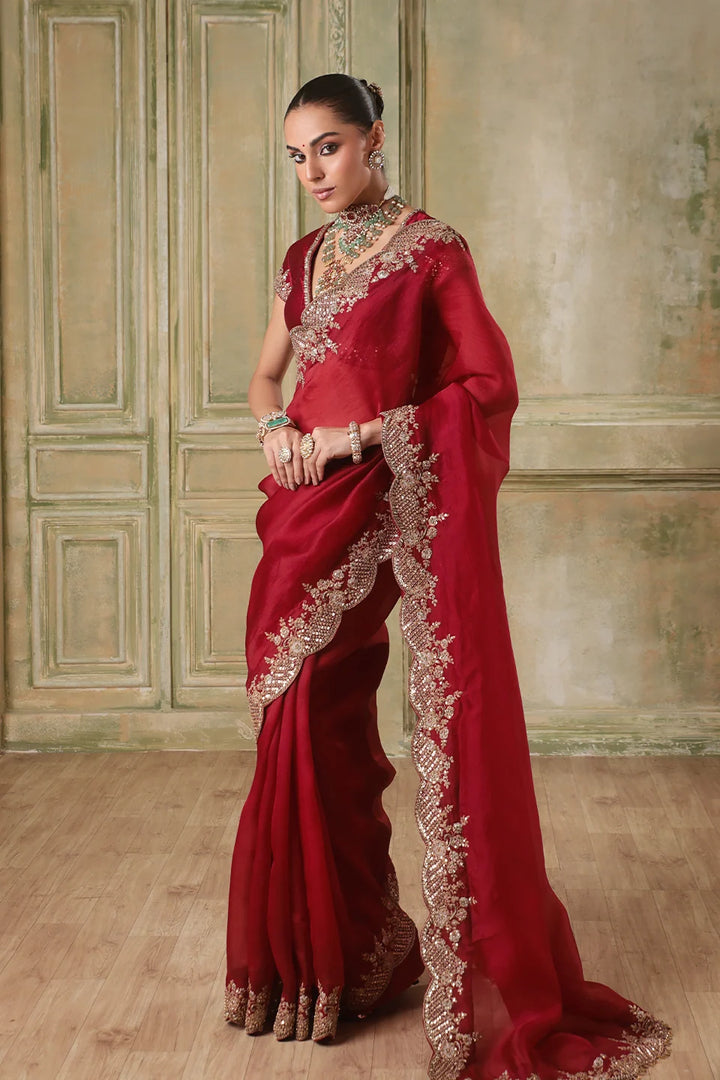 Zar-Rang Maroon Scallop Border Saree Set