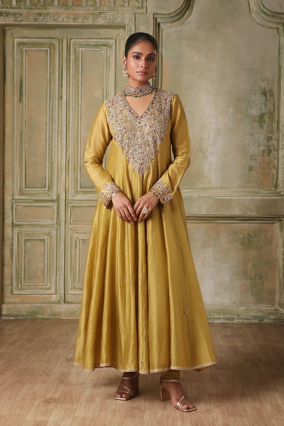 Zar-Rang Green V Neck Kalidar Set