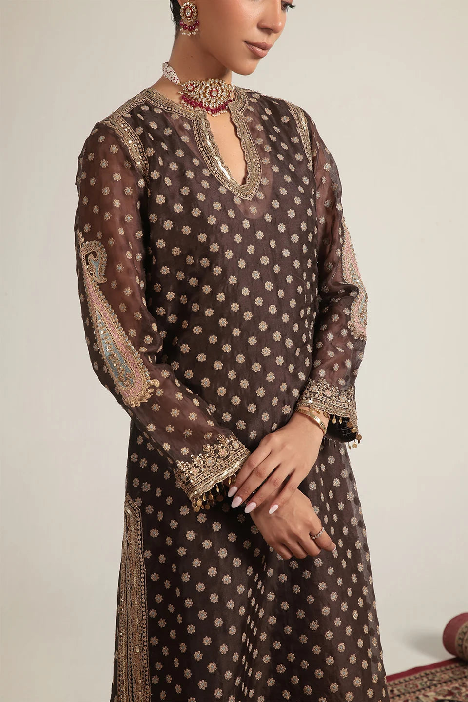 Zar-Rang Brown Buti Kurta Set