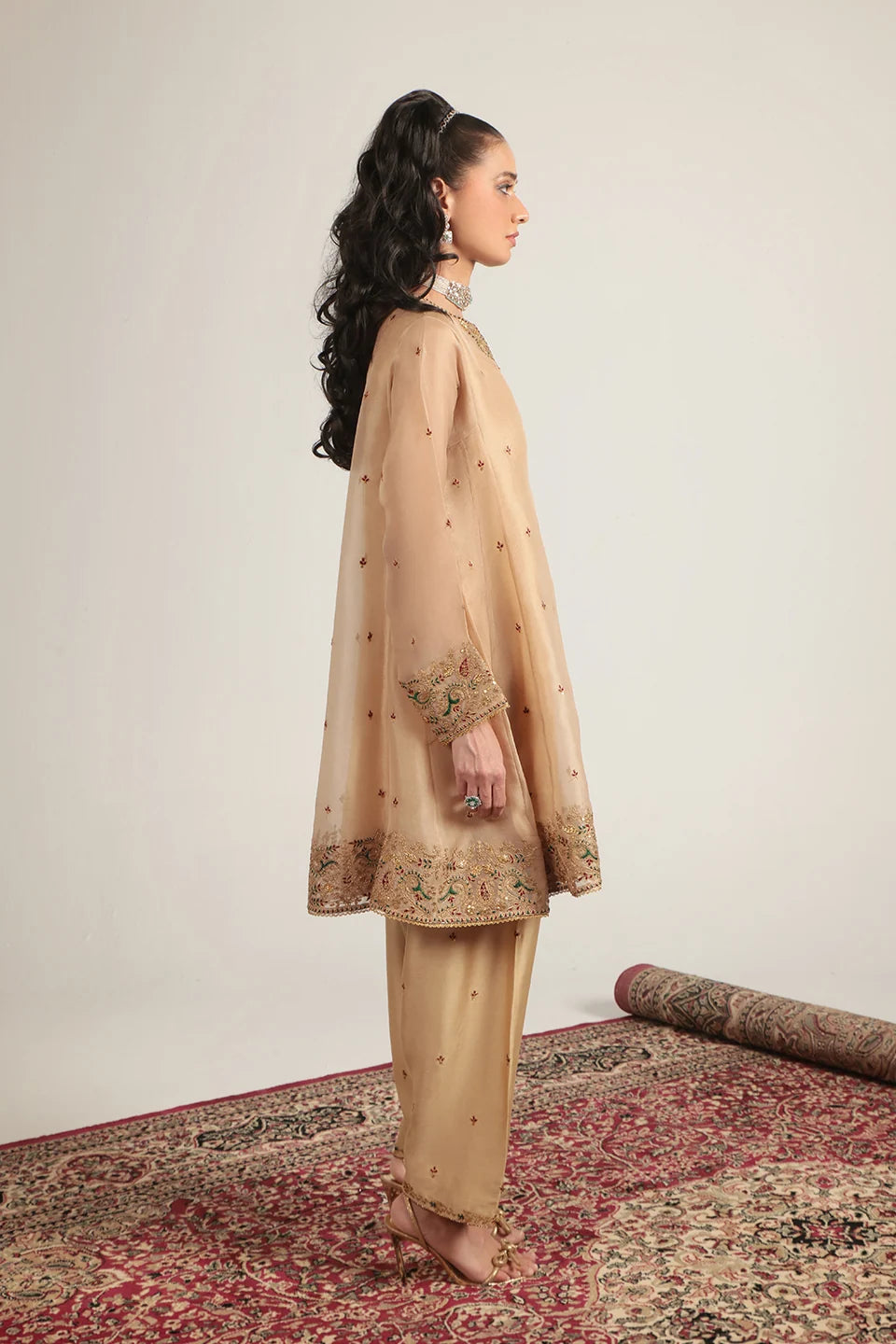 Zar-Rang Ivory Short Pheran Kurta Set