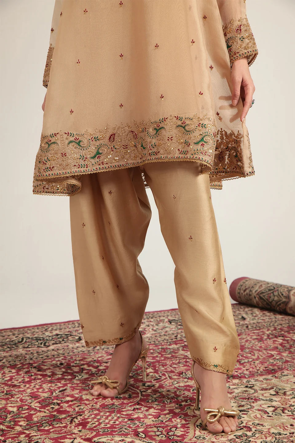 Zar-Rang Ivory Short Pheran Kurta Set