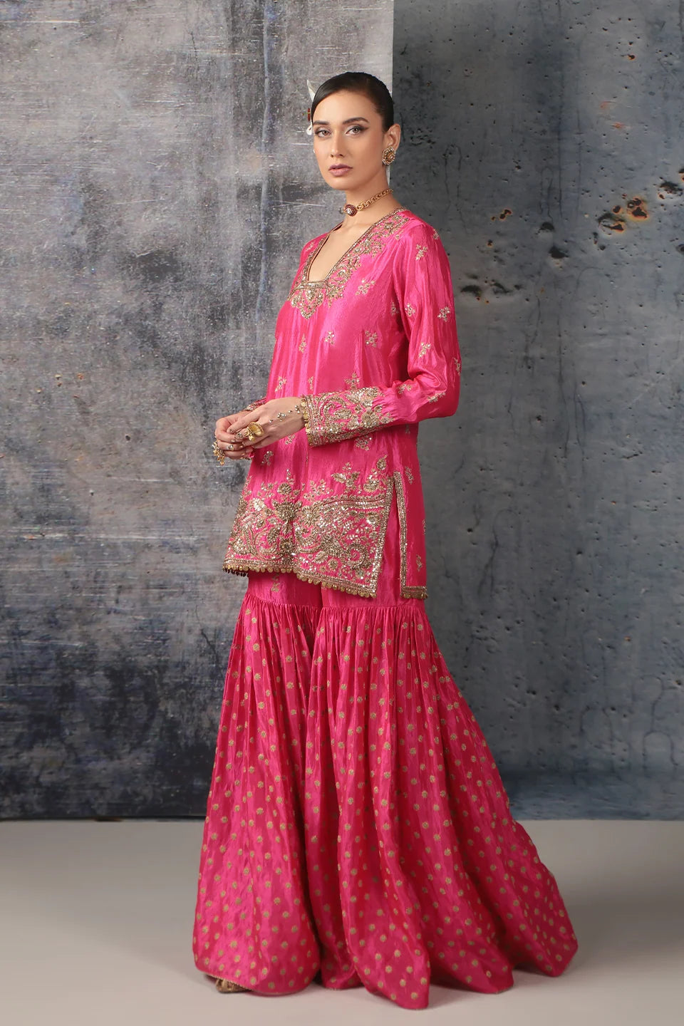 Zar-Rang Pink Buti Sharara Set