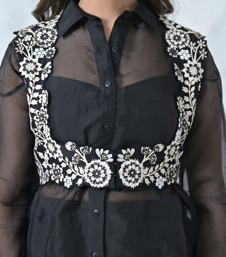 Monochrome Phool-Patti Coti With Organza Shirt Set