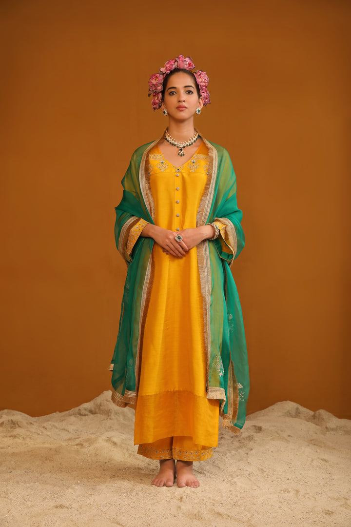 zeenat kurta set