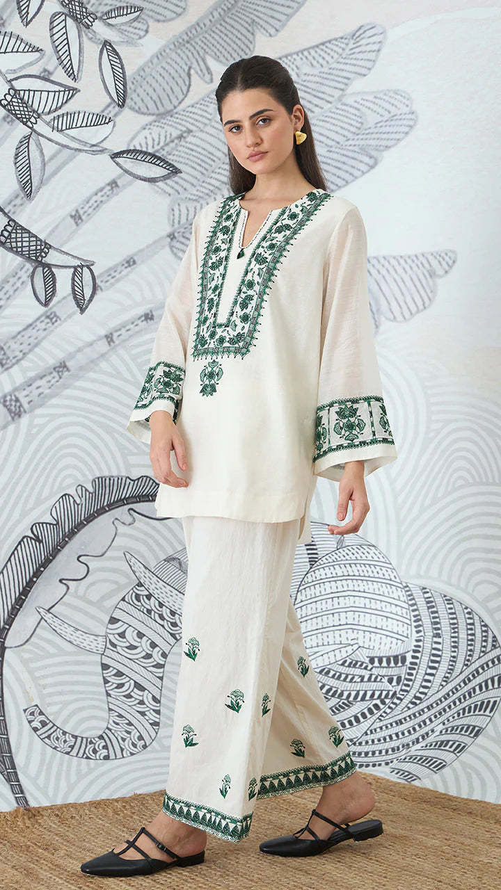 Green Yoke Embroidery Short Tunic With Pants