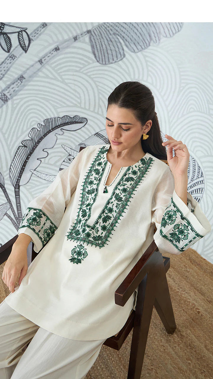 Green Yoke Embroidery Short Tunic With Pants