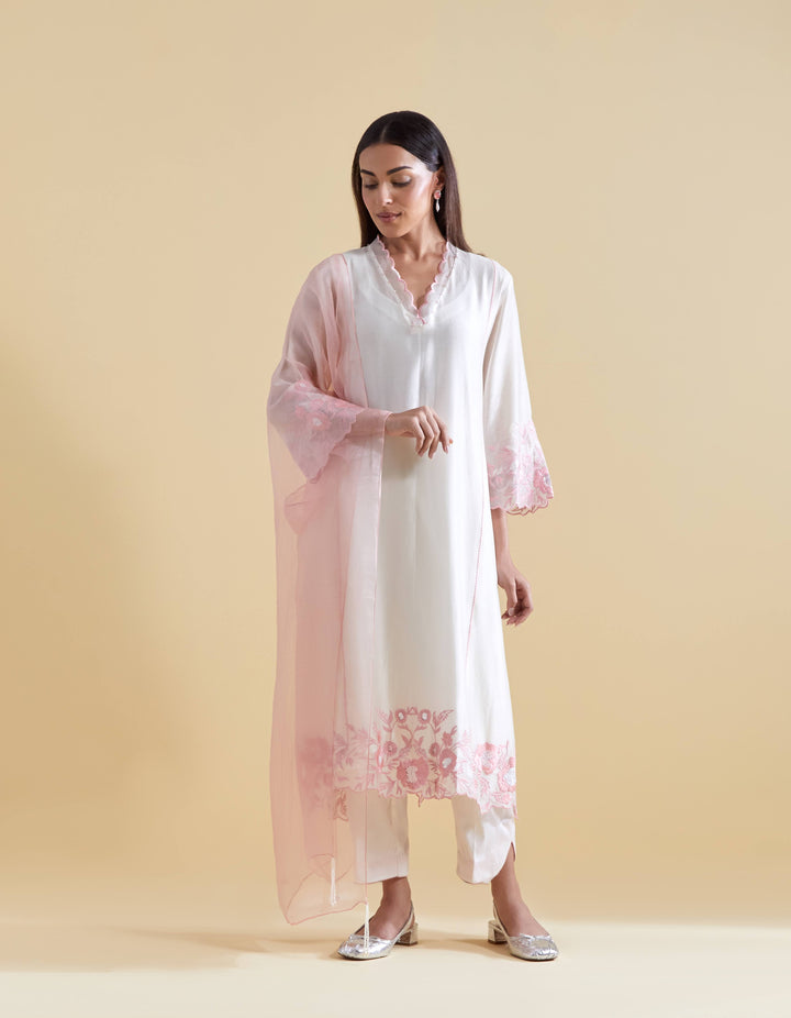 Ivory V Scallopped Neck Kurta Set with Floral Thread Embroidery in Pink