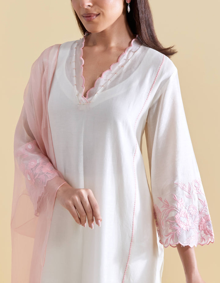 Ivory V Scallopped Neck Kurta Set with Floral Thread Embroidery in Pink