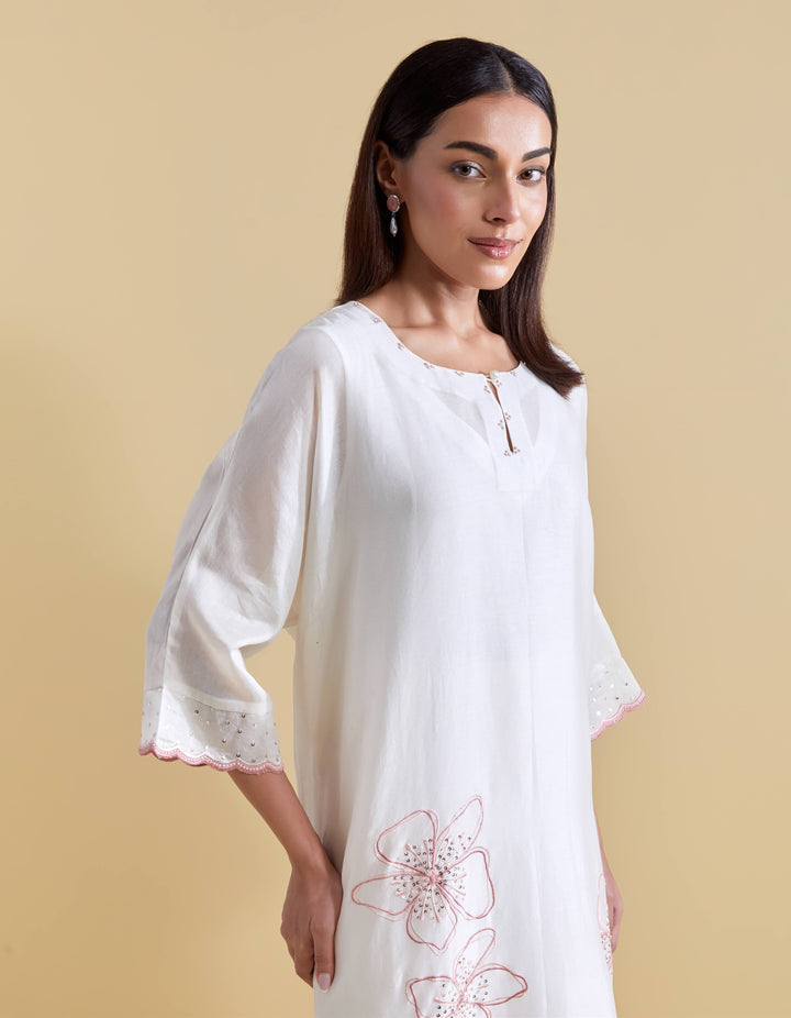 Ivory Kurta Set in Chanderi Floral Embroidery in Ivory and Pink