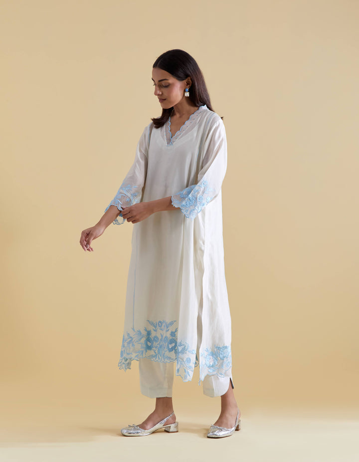 Ivory V Scallopped Neck Kurta Set with Floral Thread Embroidery in Blue