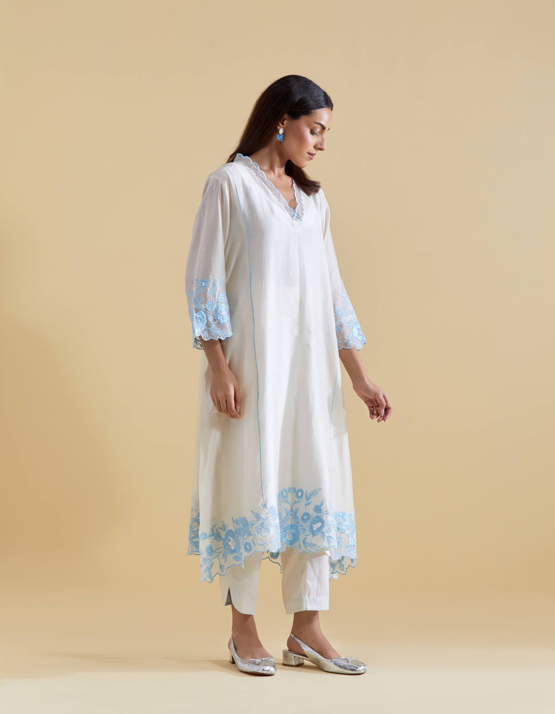 Ivory V Scallopped Neck Kurta Set with Floral Thread Embroidery in Blue