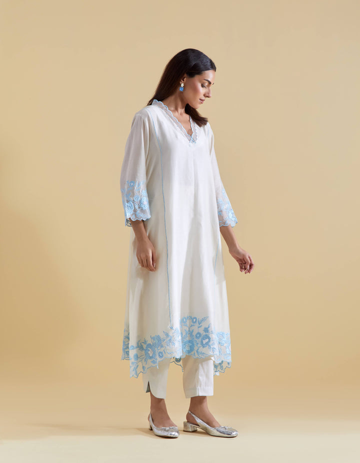 Ivory V Scallopped Neck Kurta Set with Floral Thread Embroidery in Blue