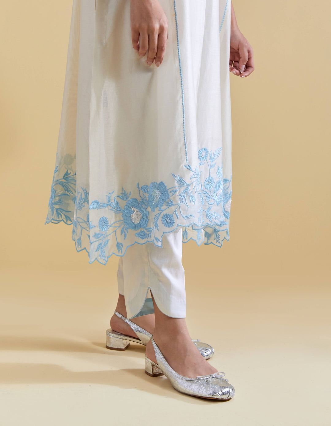 Ivory V Scallopped Neck Kurta Set with Floral Thread Embroidery in Blue
