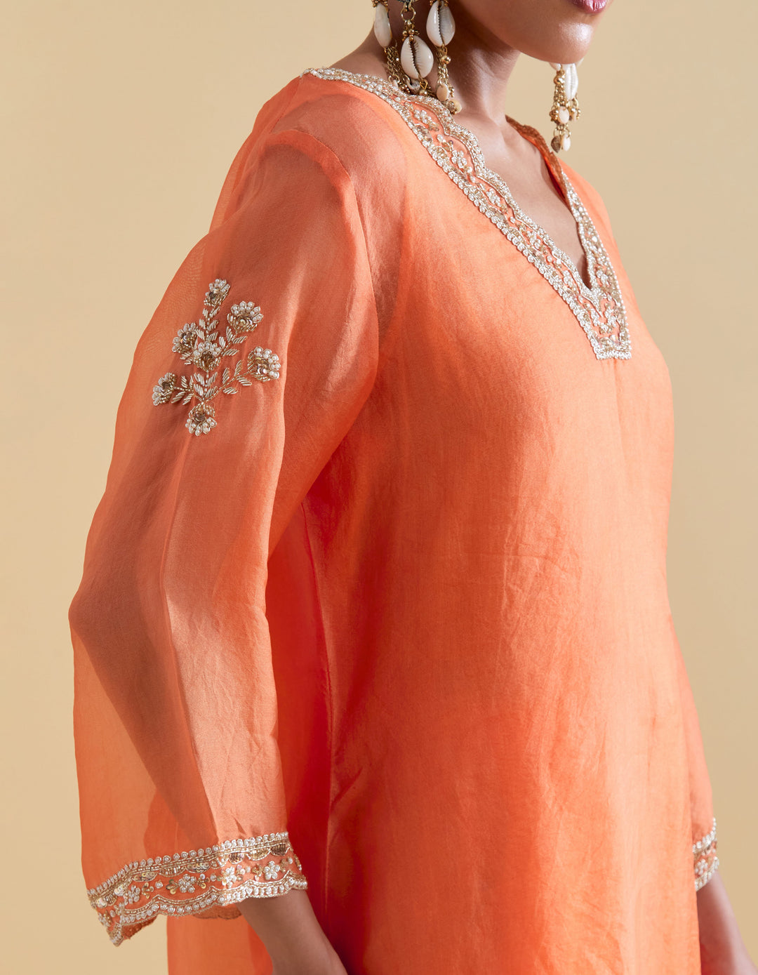Orange Scallopped V Neck Kurta Set with a Slip