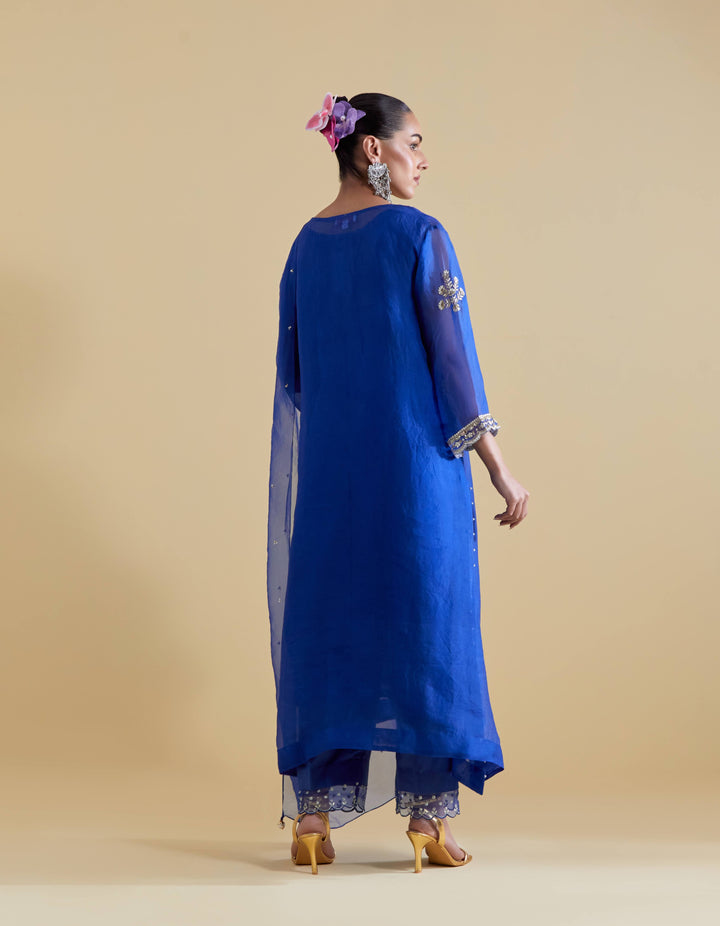 Royal Blue Scallopped V Neck Kurta Set with a Slip