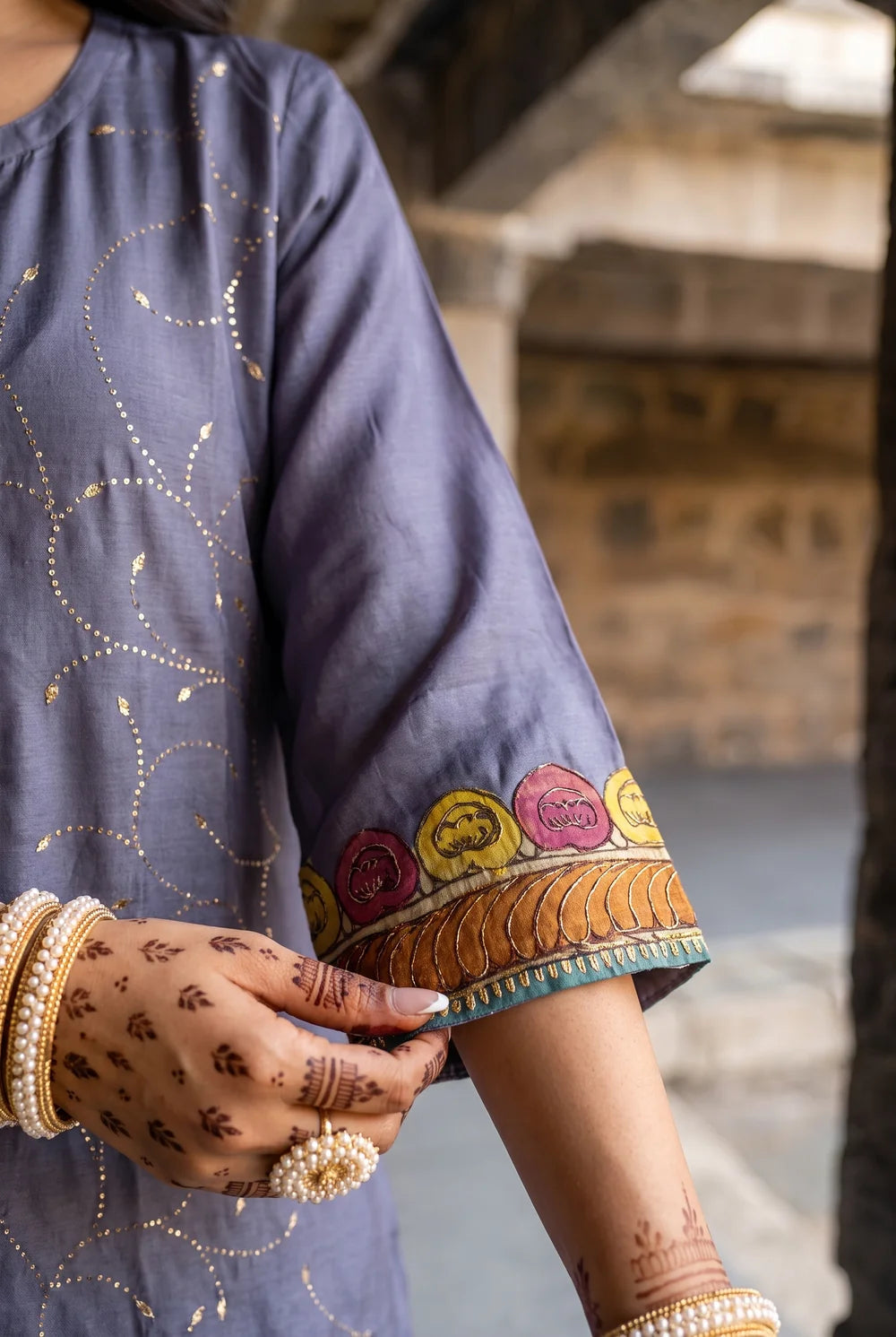 Yaira Mul Chadneri Kurta Set in Dark Purple Grey