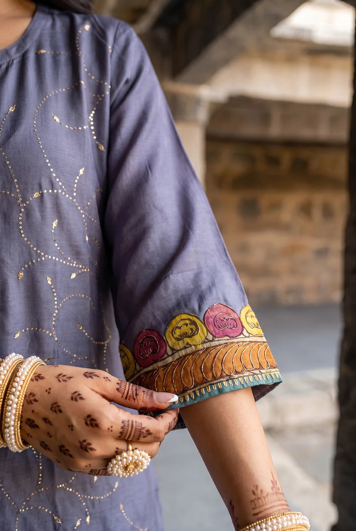 Yaira Mul Chadneri Kurta Set in Dark Purple Grey