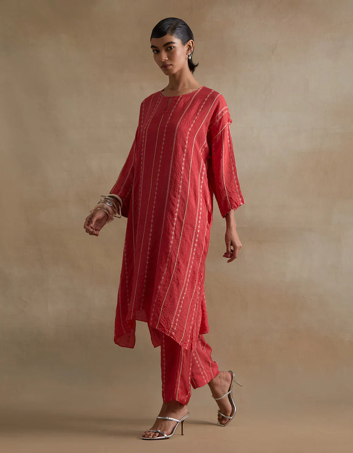 Ont564 - Set - Tomato