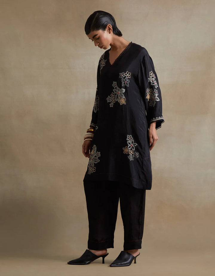 Ont552 - set - black