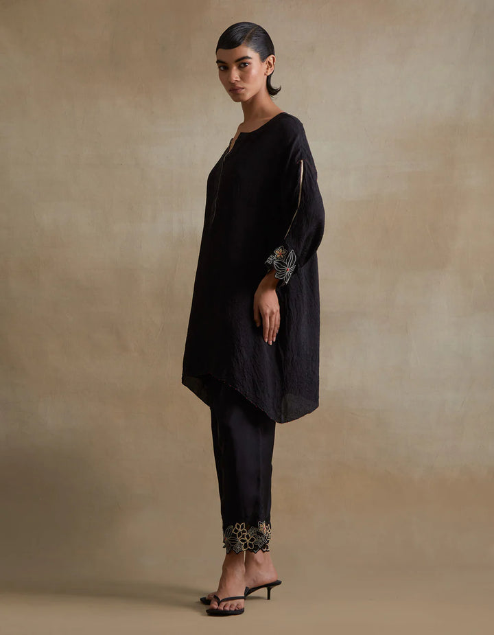 Ont563 - set - black