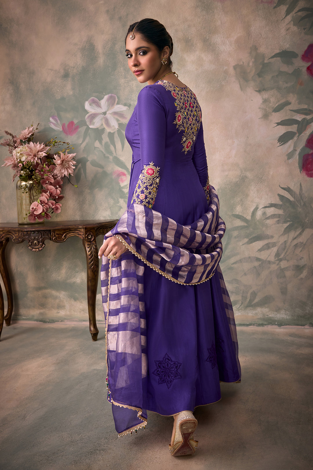 Aabru Anarkali Set