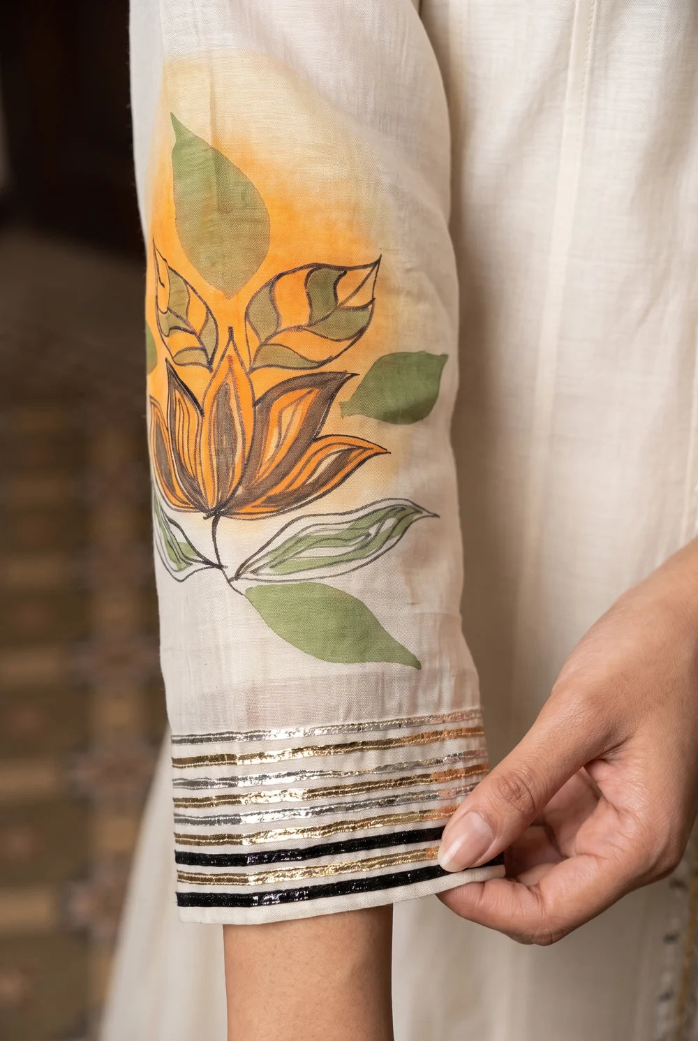 Zoa Mul Chanderi Anarkali Set in Off White / Orange
