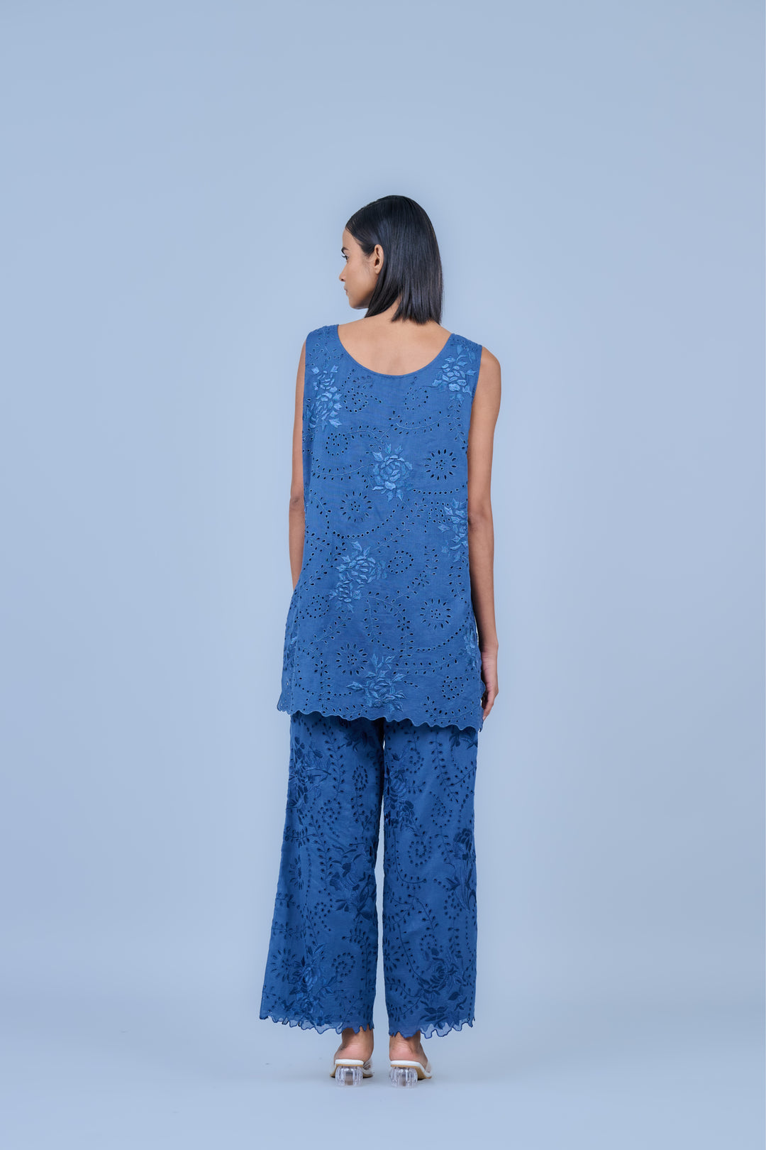 space scallop cutwork long top