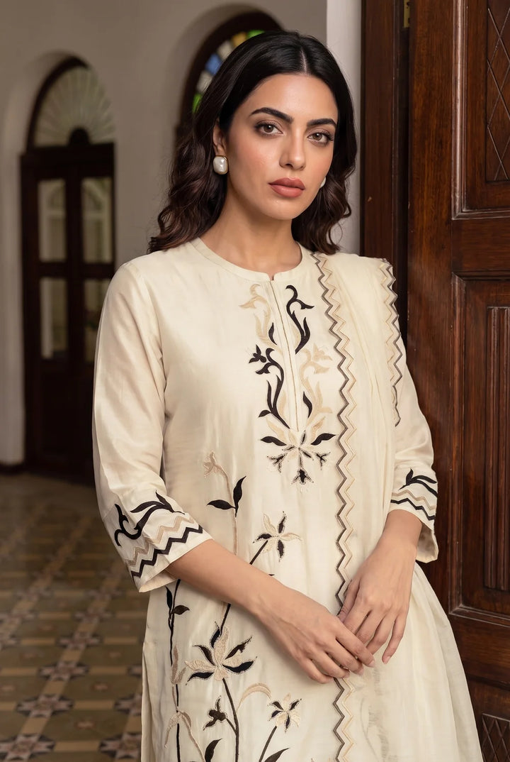 Surkhi Mul Chanderi Kurta Set in Pearl White