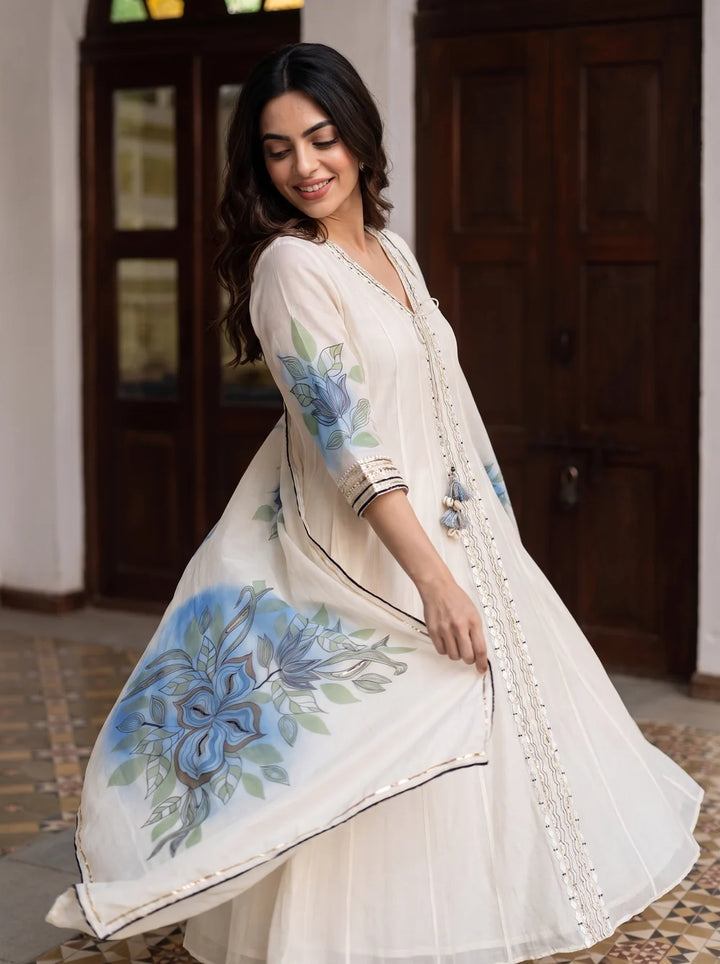 Zoa Mul Chanderi Anarkali Set in Off White / Blue