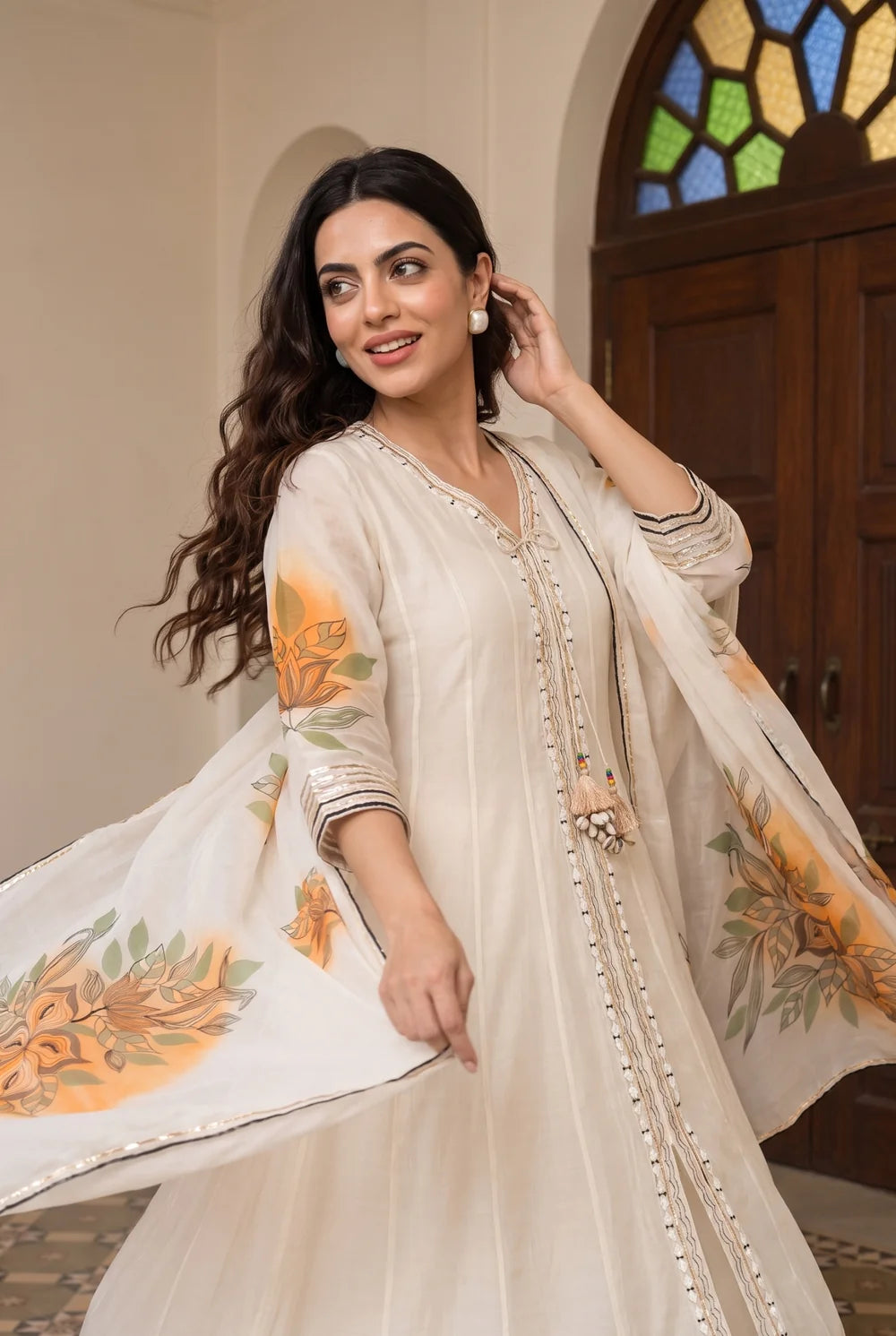 Zoa Mul Chanderi Anarkali Set in Off White / Orange