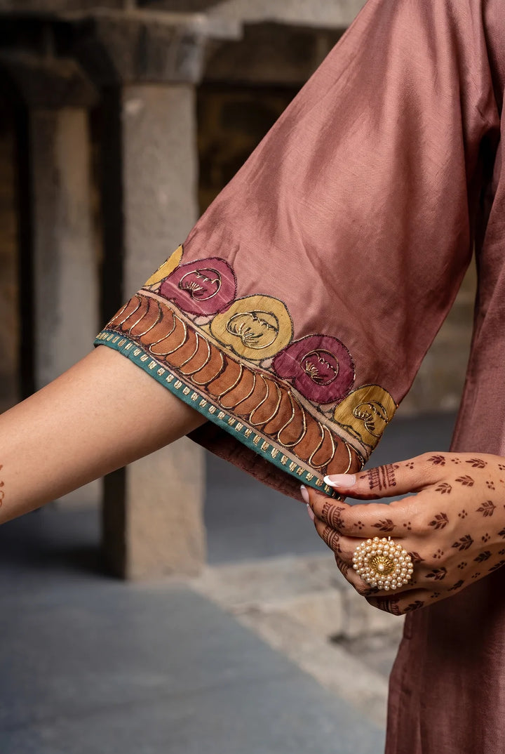 Yaira Mul Chadneri Kurta Set in Dusty Pink