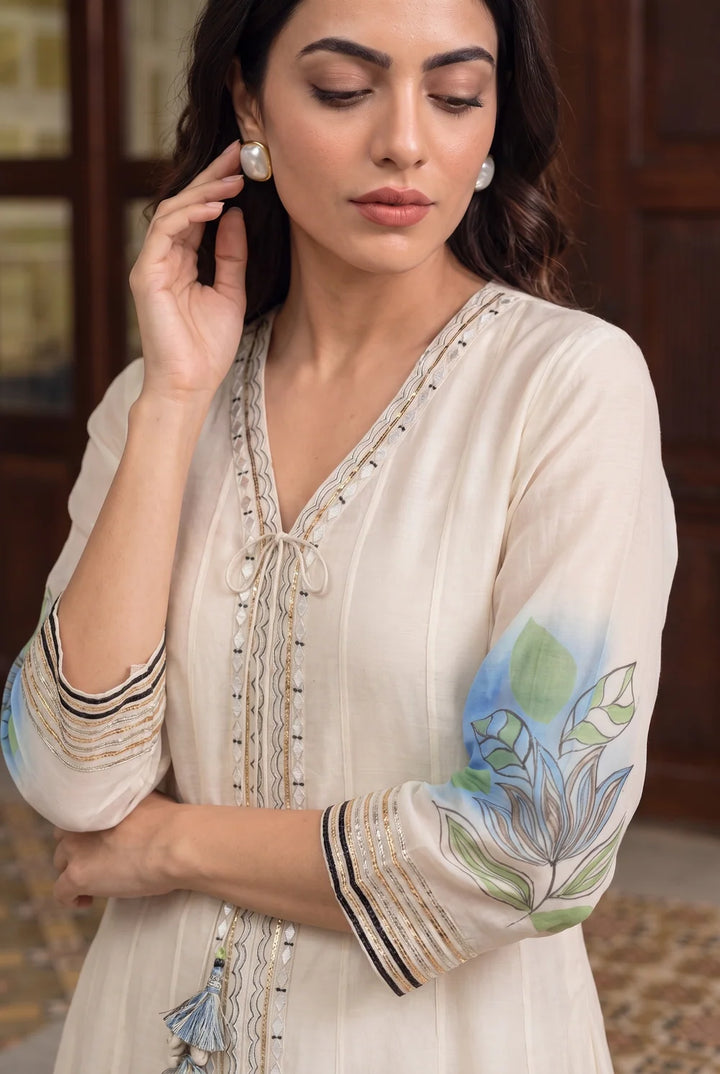 Zoa Mul Chanderi Anarkali Set in Off White / Blue