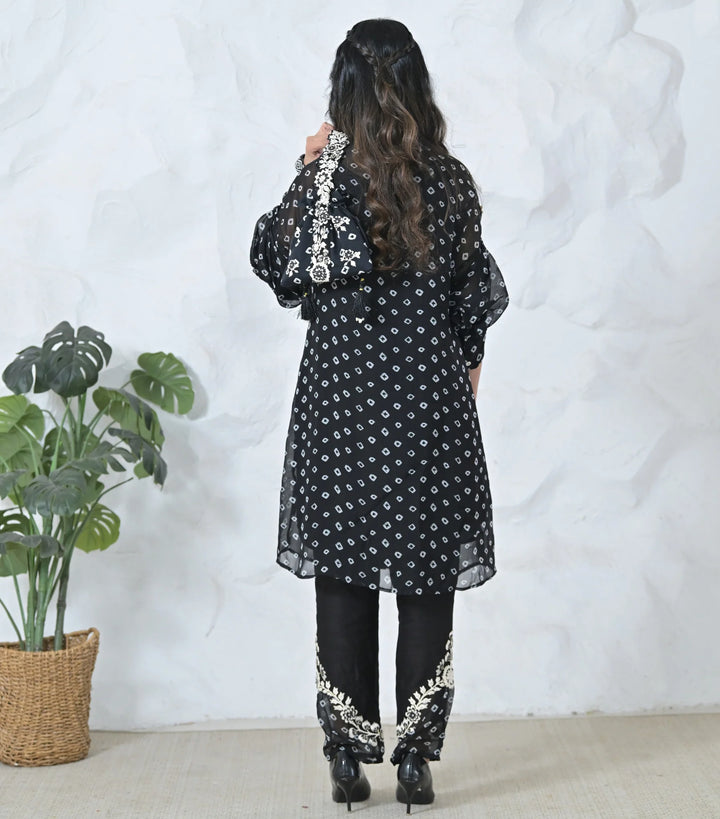Monochrome Phool-Patti Bandhani Tunic Set With Embroidered Pants